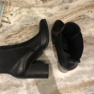 Black F21 block heel booties